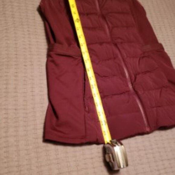 lululemon athletica Down for a Run vest, MAROON, size 10 - Picture 10 of 10